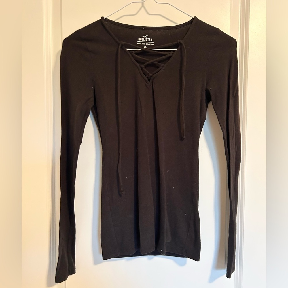 Hollister Women's Black Long Sleeve lace up  Top- stretch
